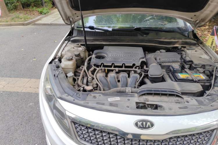 Used Kia K5 2011 2.0L Automatic DLX Engine Bay Right