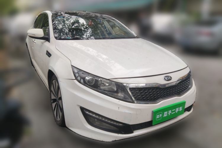 Used Kia K5 2011 2.0L Automatic DLX Front Right 45 Deg