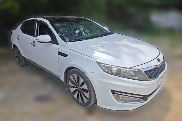 Used Kia K5 2011 2.0L Automatic DLX Front Right 45 Deg