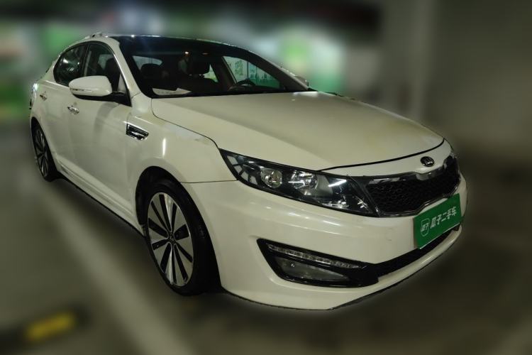 Used Kia K5 2011 2.0L Automatic DLX Front Right 45 Deg