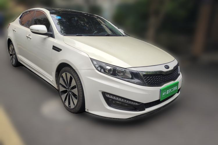 Used Kia K5 2011 2.0L Automatic DLX Front Right 45 Deg