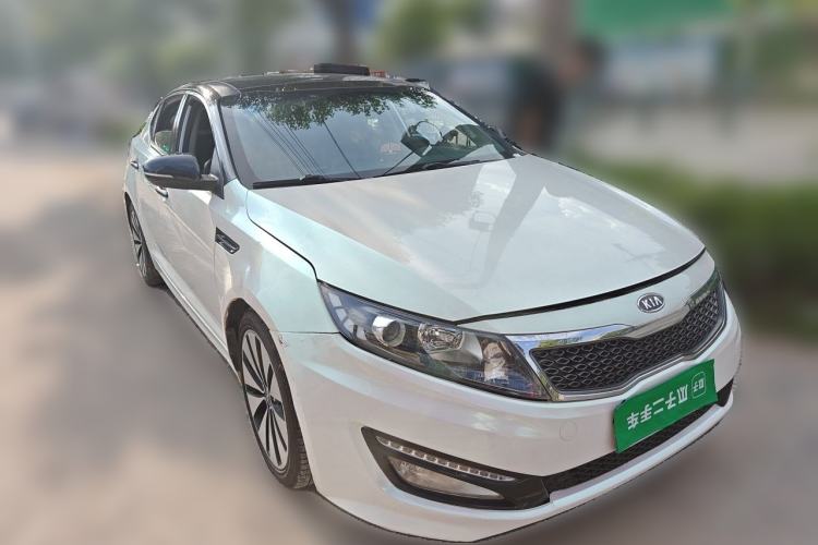 Used Kia K5 2011 2.0L Automatic DLX Front Right 45 Deg