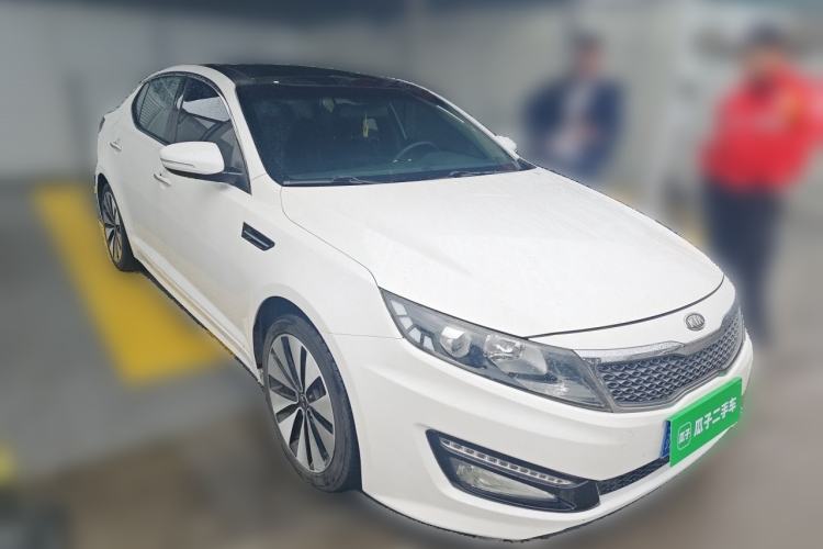Used Kia K5 2011 2.0L Automatic DLX Front Right 45 Deg
