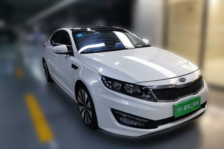 Used Kia K5 2011 2.0L Automatic DLX Front Right 45 Deg