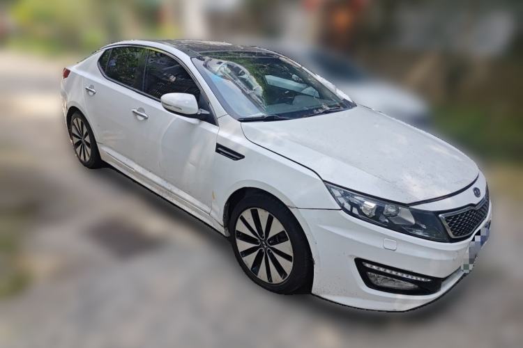 Used Kia K5 2011 2.0L Automatic Premium Front Right 45 Deg
