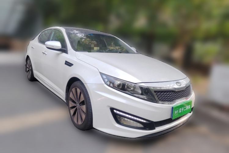 Used Kia K5 2011 2.0L Automatic DLX Front Right 45 Deg