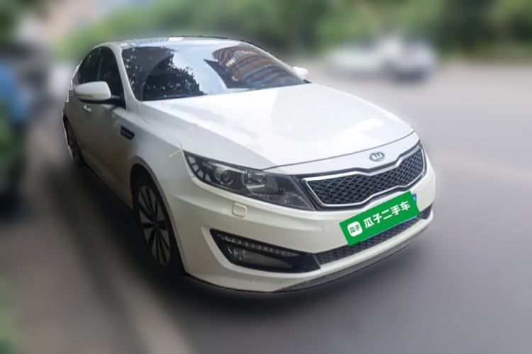 Used Kia K5 2011 2.0L Automatic Premium Front Right 45 Deg