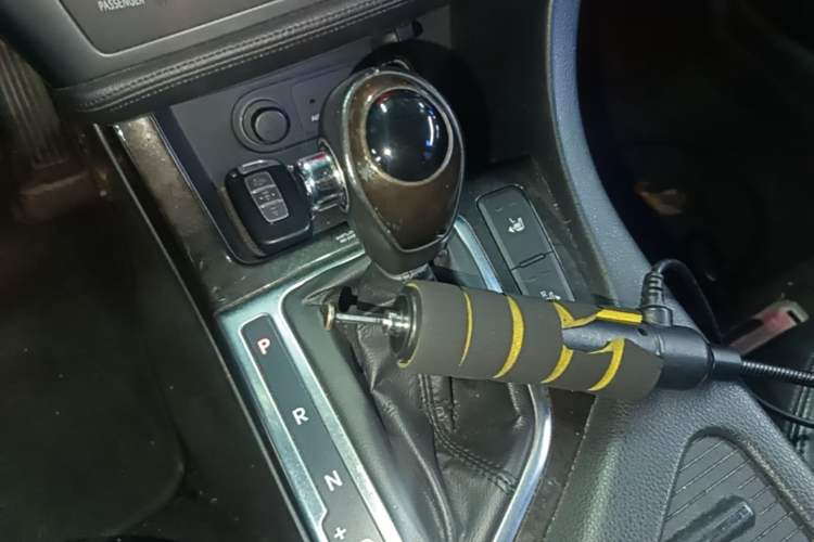 Used Kia K5 2011 2.0L Automatic Premium Gear Lever