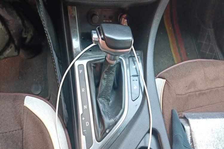 Used Kia K5 2011 2.0L Automatic GL Gear Lever
