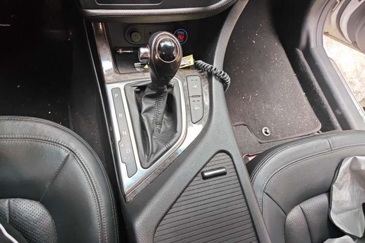 Used Kia K5 2011 2.0L Automatic Premium Gear Lever