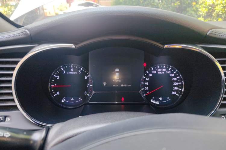 Used Kia K5 2011 2.0L Automatic DLX Instrument Cluster