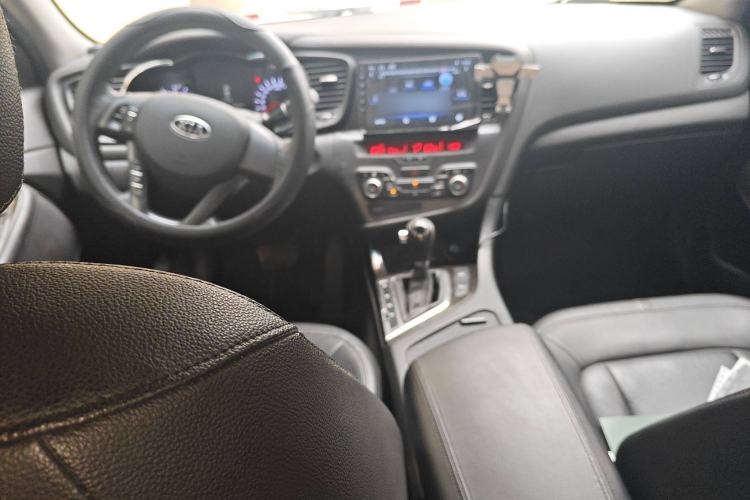 Used Kia K5 2011 2.0L Automatic GLS Interior 2