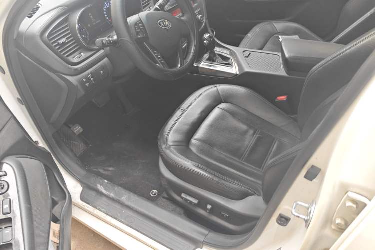 Used Kia K5 2011 2.0L Automatic GLS Left Front Seat