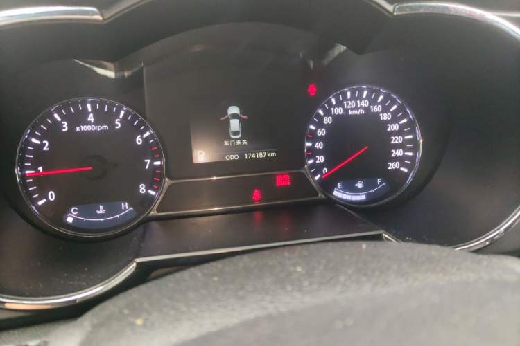 Used Kia K5 2011 2.0L Automatic DLX Odometer Close Up