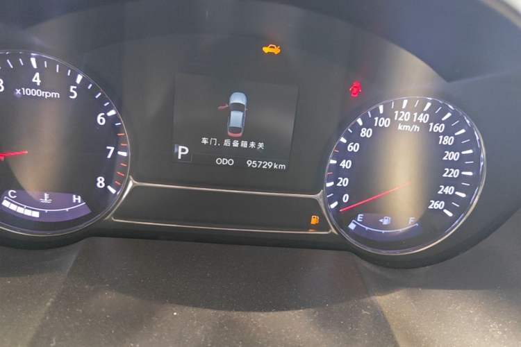 Used Kia K5 2011 2.0L Automatic DLX Odometer Close Up