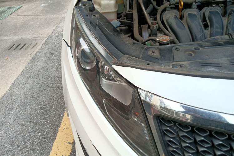 Used Kia K5 2011 2.0L Automatic DLX Right Front Headlight