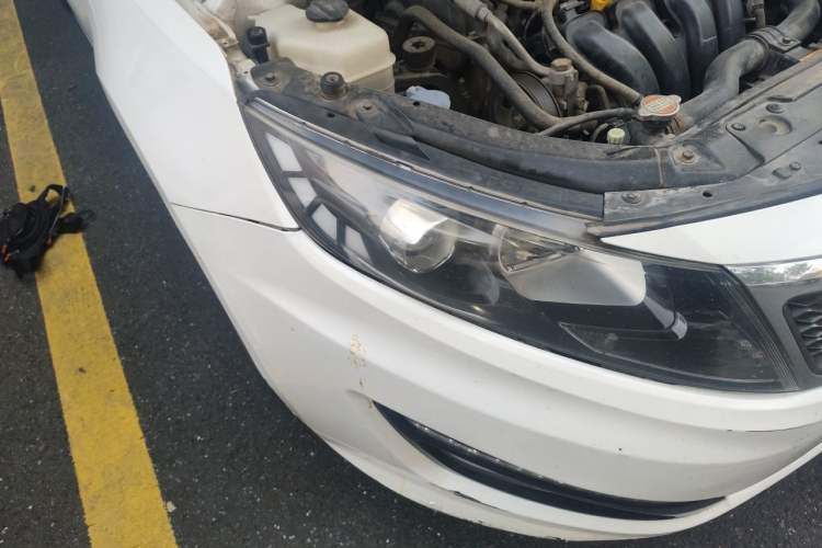 Used Kia K5 2011 2.0L Automatic DLX Right Front Headlight