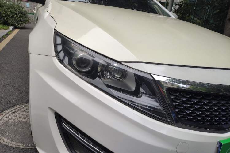 Used Kia K5 2011 2.0L Automatic DLX Right Front Headlight