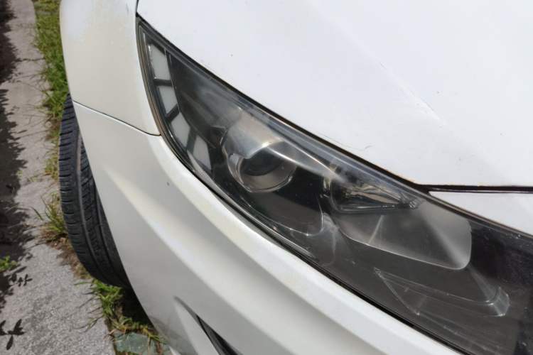 Used Kia K5 2011 2.0L Automatic GLS Right Front Headlight