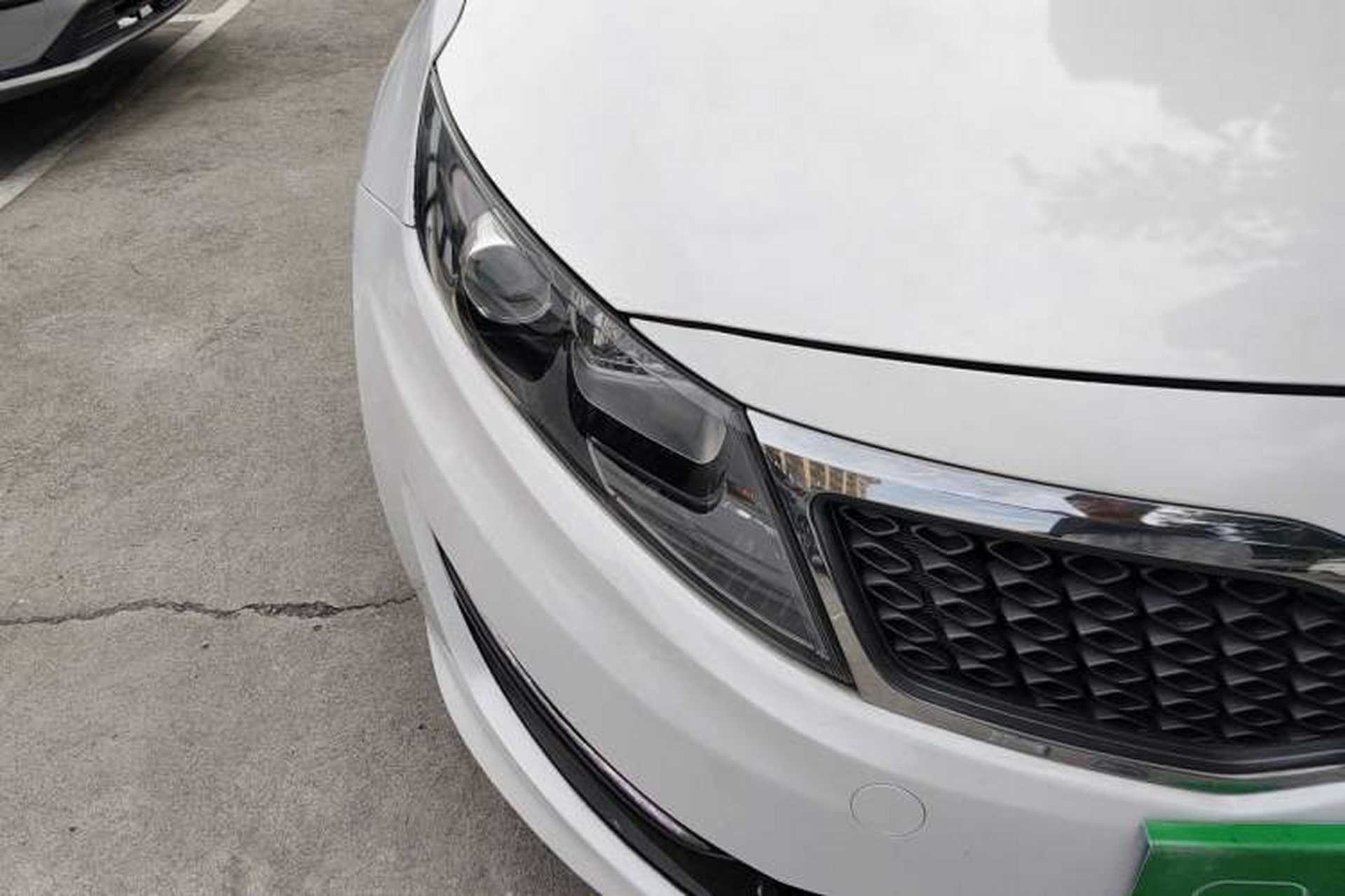 Used Kia K5 2011 2.0L Automatic GLS Right Front Headlight