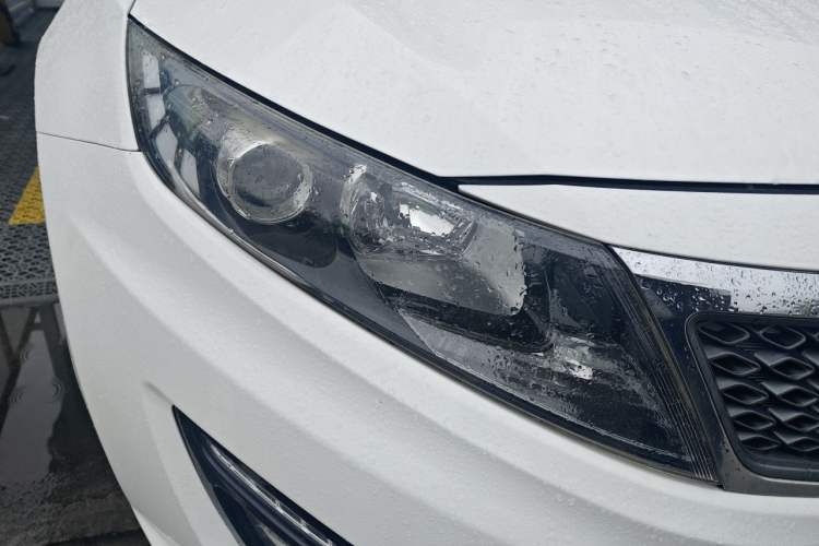 Used Kia K5 2011 2.0L Automatic DLX Right Front Headlight