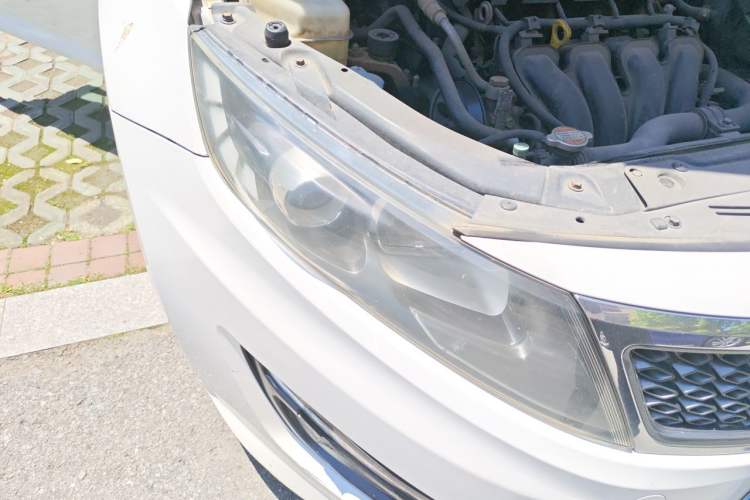 Used Kia K5 2011 2.0L Automatic DLX Right Front Headlight