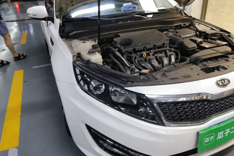 Used Kia K5 2011 2.0L Automatic DLX Right Front Headlight