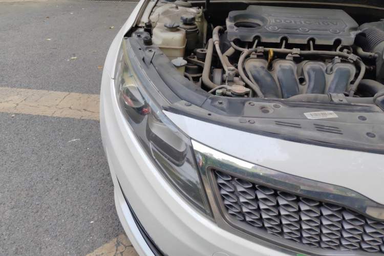 Used Kia K5 2011 2.0L Automatic DLX Right Front Headlight
