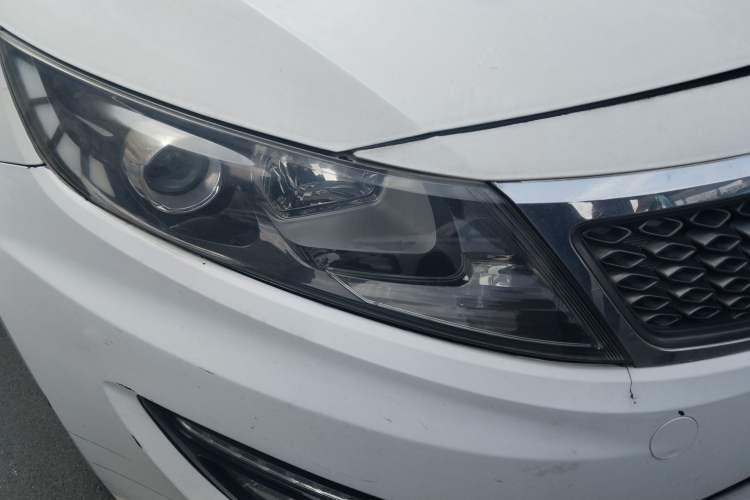 Used Kia K5 2011 2.0L Automatic DLX Right Front Headlight