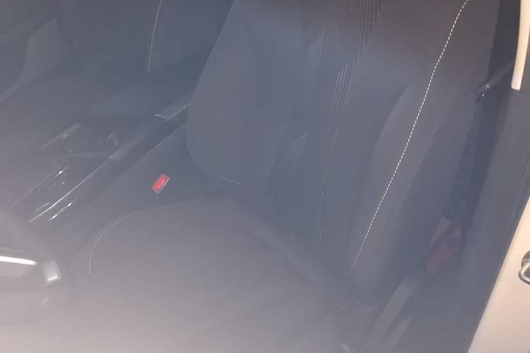 Used Kia K5 2011 2.0L Automatic GLS Right Front Seat
