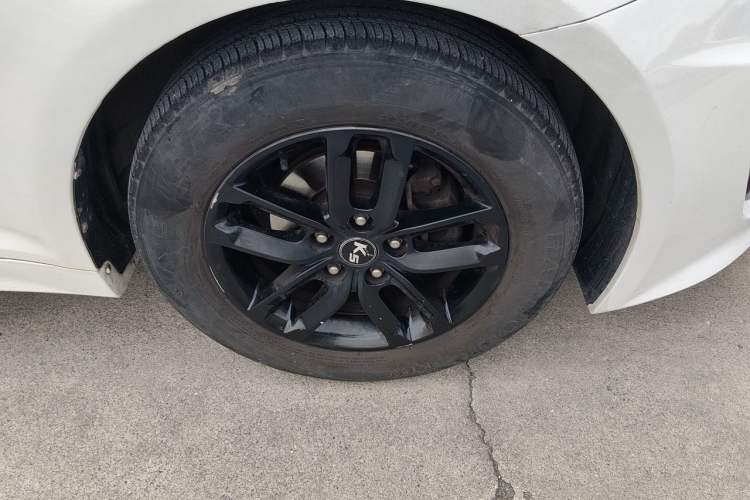 Used Kia K5 2011 2.0L Automatic GLS Right Front Wheel Hub