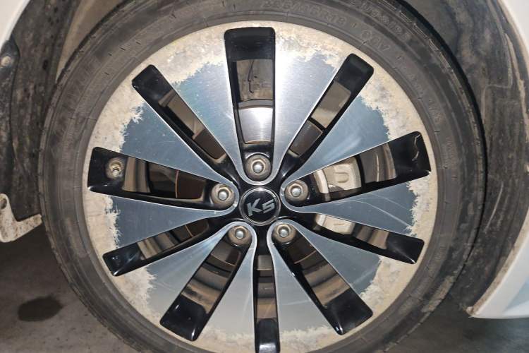 Used Kia K5 2011 2.0L Automatic Premium Right Front Wheel Hub