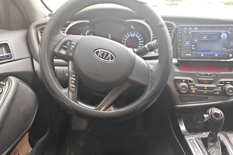 Used Kia K5 2011 2.0L Automatic GLS Steering Wheel