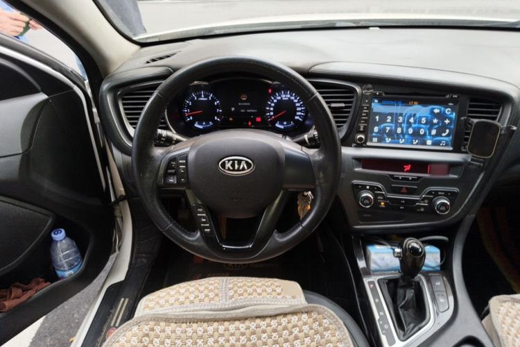Used Kia K5 2011 2.0L Automatic GLS Steering Wheel