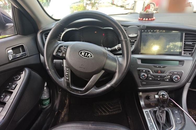 Used Kia K5 2011 2.0L Automatic DLX Steering Wheel