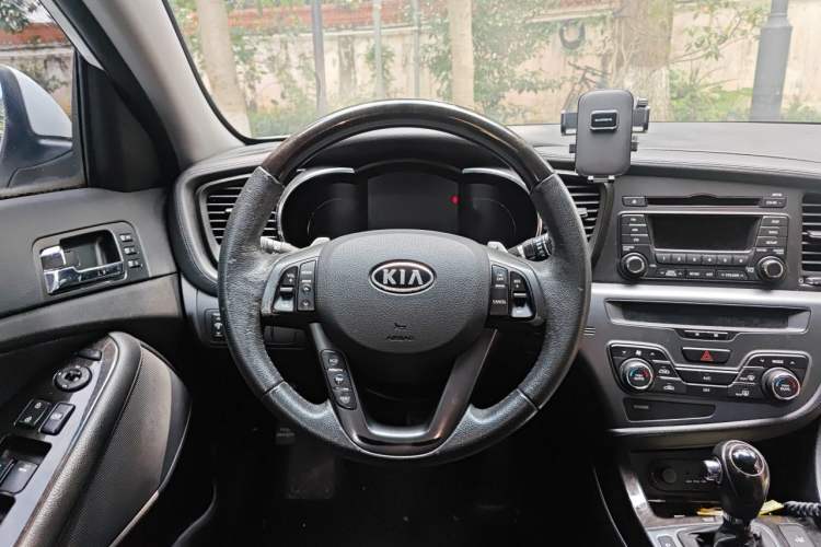 Used Kia K5 2011 2.0L Automatic Premium Steering Wheel