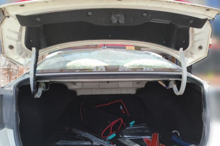 Used Kia K5 2011 2.0L Automatic GLS Trunk