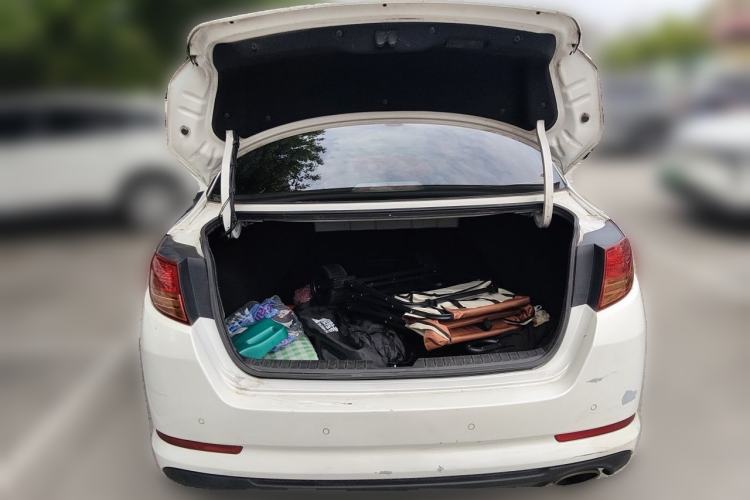 Used Kia K5 2011 2.0L Automatic GLS Trunk