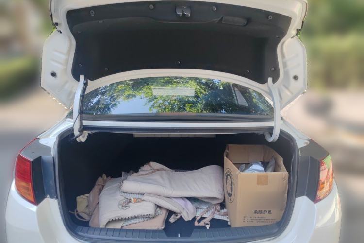 Used Kia K5 2011 2.0L Automatic DLX Trunk