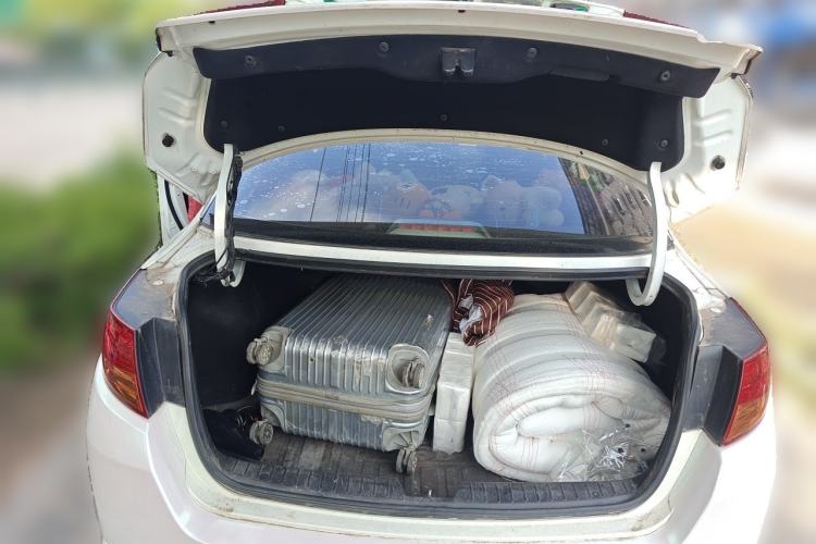 Used Kia K5 2011 2.0L Automatic DLX Trunk