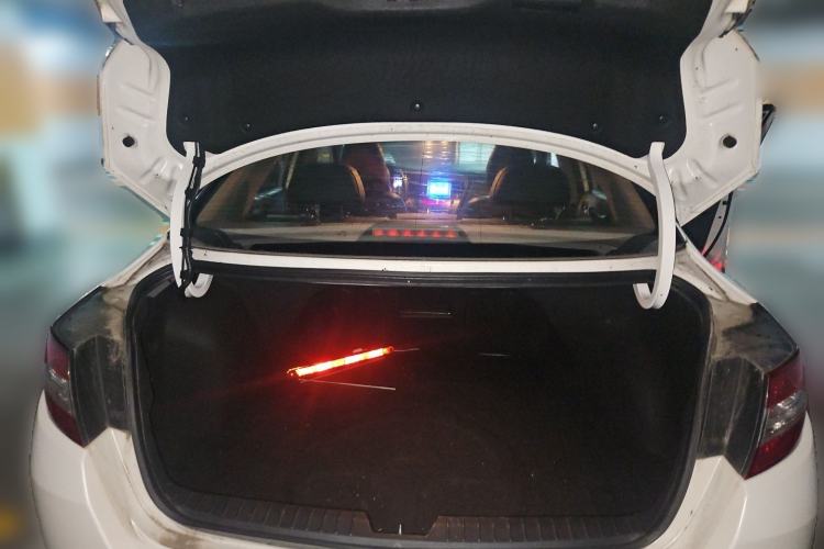 Used Kia K5 2011 2.0L Automatic Premium Trunk