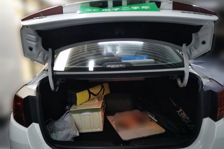 Used Kia K5 2011 2.0L Automatic DLX Trunk