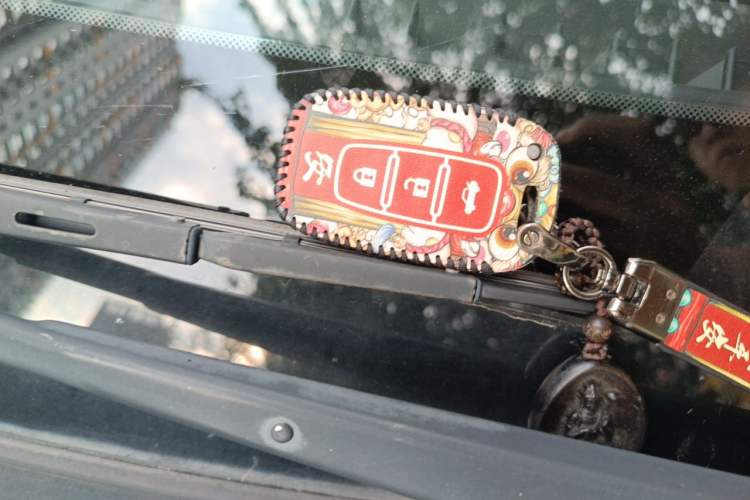 Used Kia K5 2011 2.0L Automatic DLX Vehicle Key