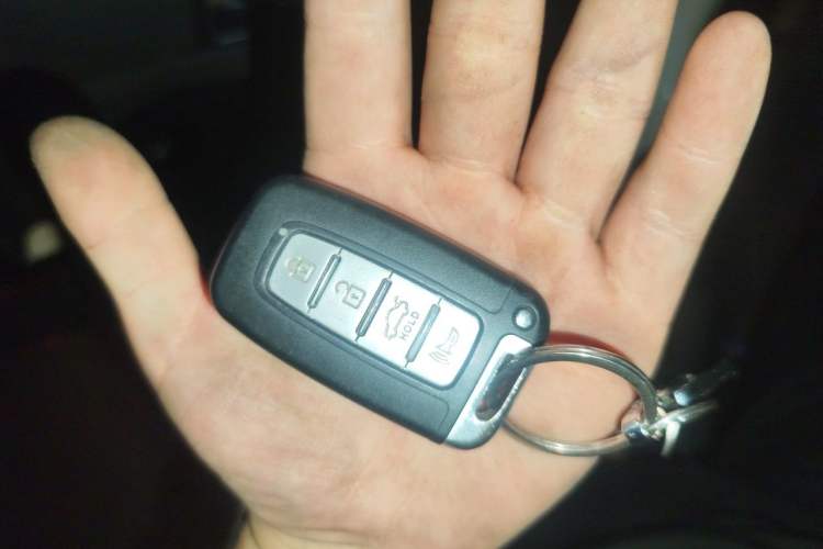 Used Kia K5 2011 2.0L Automatic DLX Vehicle Key