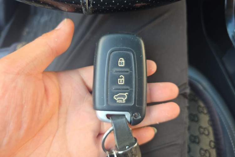Used Kia K5 2011 2.0L Automatic Premium Vehicle Key