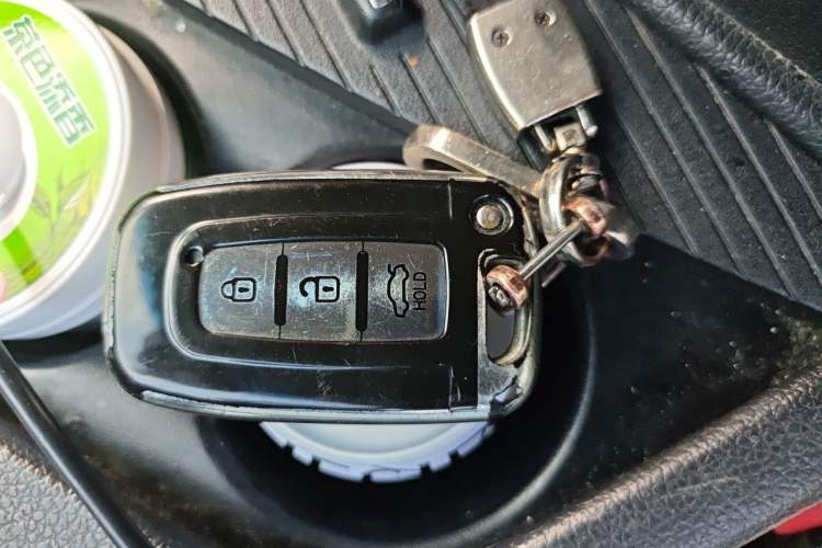 Used Kia K5 2011 2.0L Automatic TOP Vehicle Key