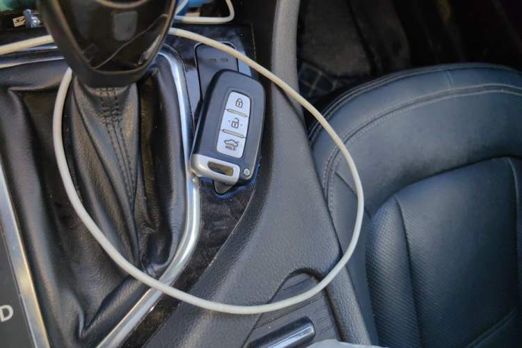 Used Kia K5 2011 2.0L Automatic DLX Vehicle Key