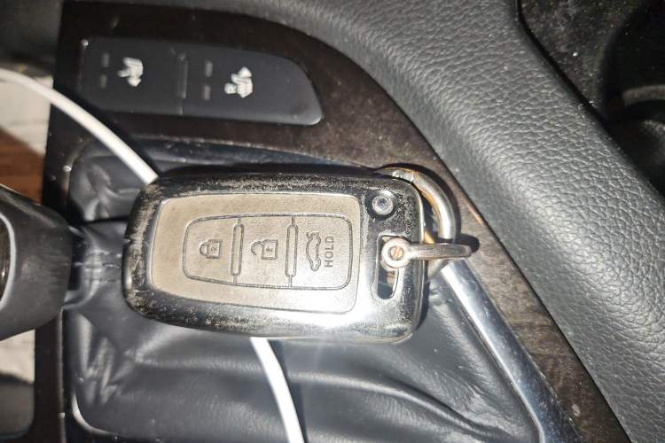 Used Kia K5 2011 2.0L Automatic Premium Vehicle Key