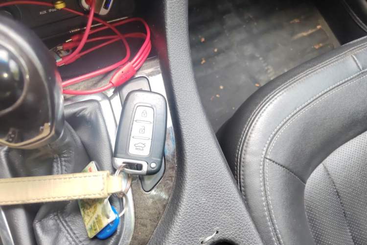 Used Kia K5 2011 2.0L Automatic DLX Vehicle Key