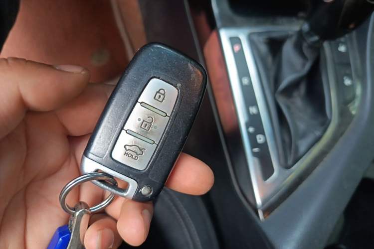 Used Kia K5 2011 2.0L Automatic Premium Vehicle Key